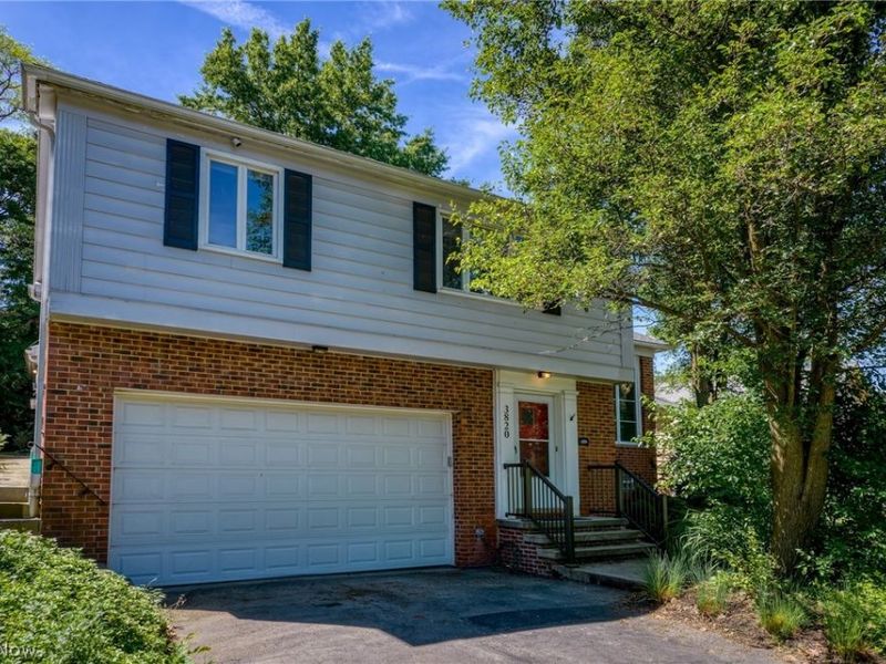 3820 Meadowbrook Boulevard, University Heights, OH 44118 Photo 1