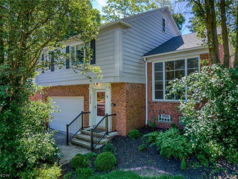 3820 Meadowbrook Boulevard, University Heights, OH 44118 Photo 4