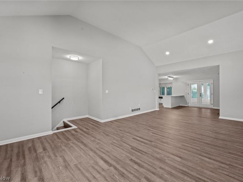 3820 Meadowbrook Boulevard, University Heights, OH 44118 Photo 8