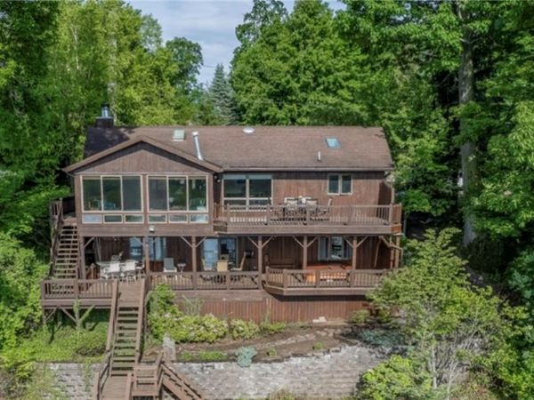 7386 Rose Avenue , Wolcott, NY 14590