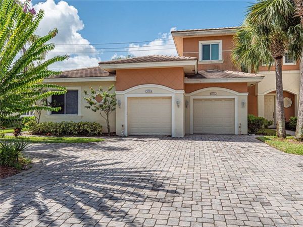 2529 Langrove Lane SW, Unit 2529, Vero Beach, FL 32962