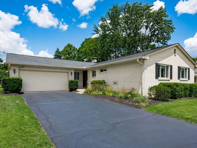 996 Kenwood Lane, Columbus, OH 43220 Photo 2