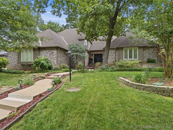 8815 S Lakewood Avenue, Tulsa, OK 74137