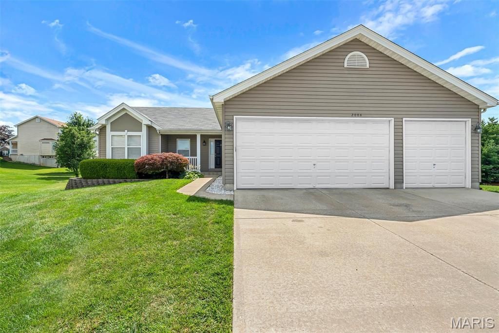 2004 Abby Court, Lake Saint Louis, MO 63367 Main Photo
