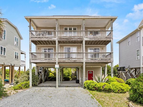 3759 Island Drive , North Topsail Beach, NC 28460
