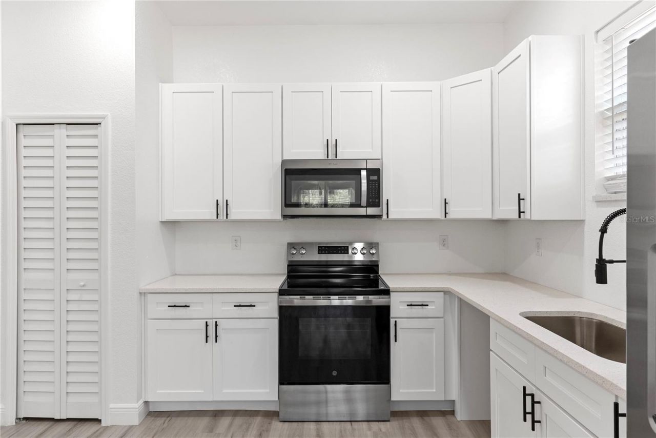 1421 35th Street S, Saint Petersburg, FL 33711 Photo