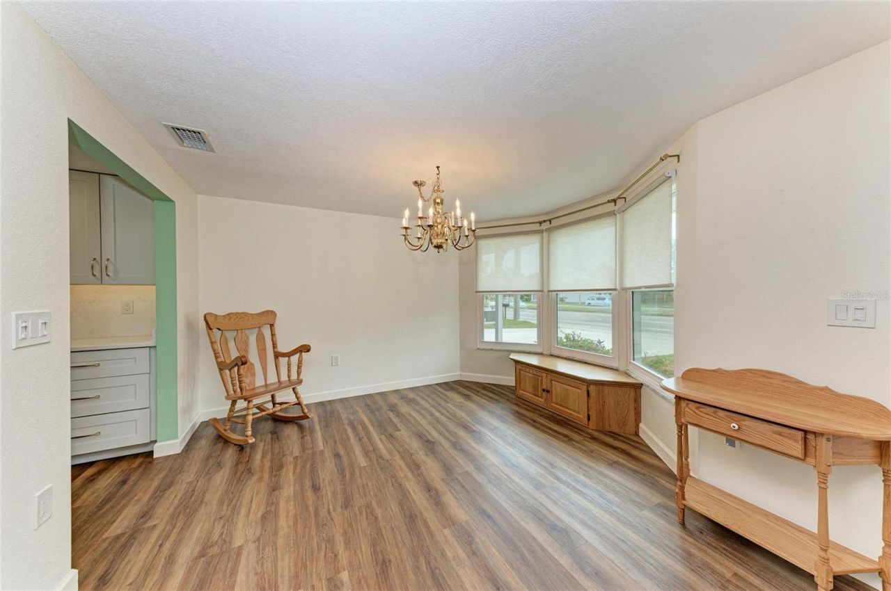 2317 S Tuttle Avenue , Sarasota, FL 34239 Photo