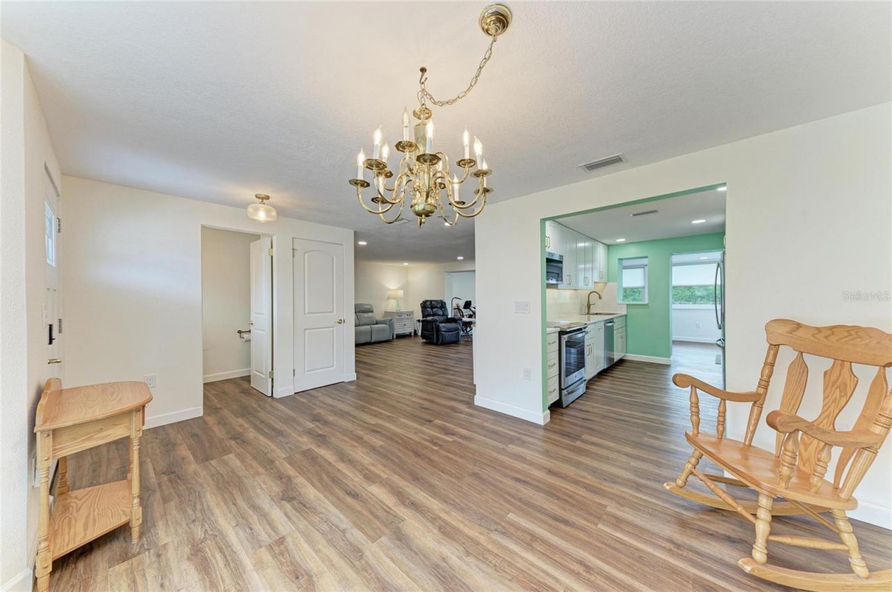 2317 S Tuttle Avenue , Sarasota, FL 34239 Photo