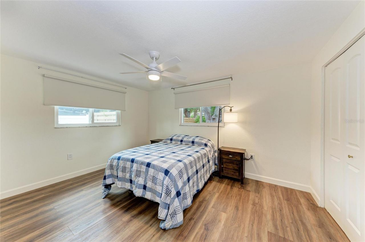 2317 S Tuttle Avenue , Sarasota, FL 34239 Photo