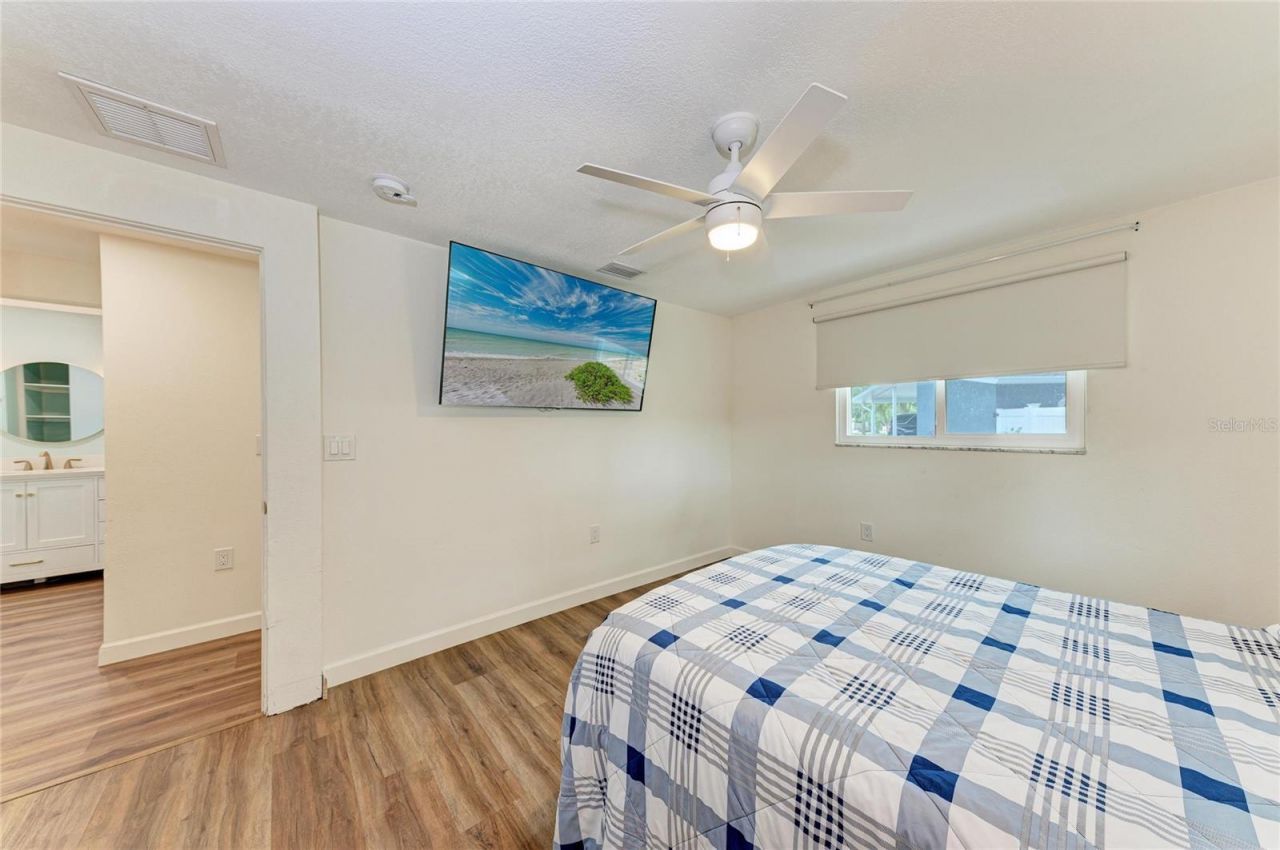 2317 S Tuttle Avenue , Sarasota, FL 34239 Photo