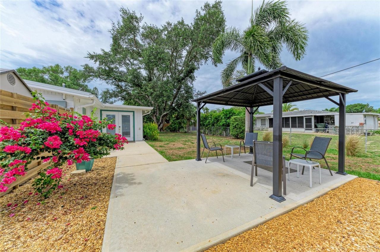 2317 S Tuttle Avenue , Sarasota, FL 34239 Photo