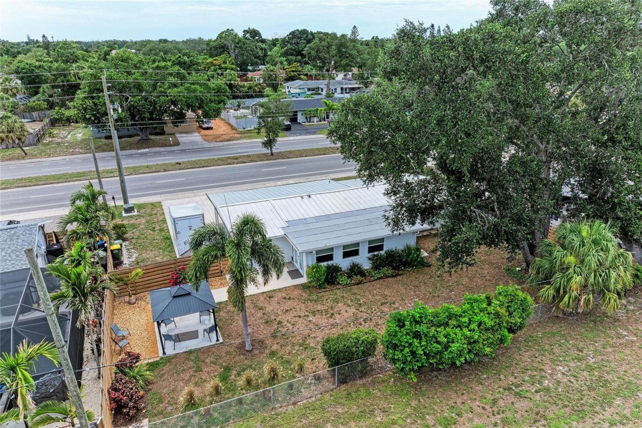 2317 S Tuttle Avenue , Sarasota, FL 34239 Photo