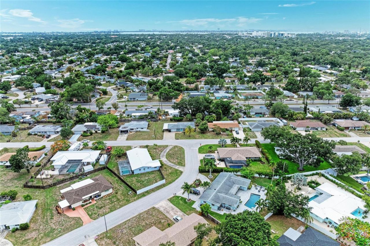 2317 S Tuttle Avenue , Sarasota, FL 34239 Photo