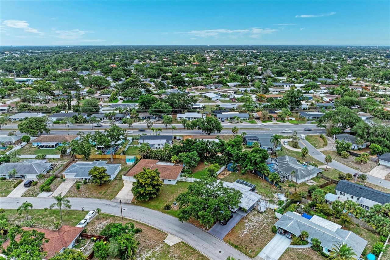 2317 S Tuttle Avenue , Sarasota, FL 34239 Photo
