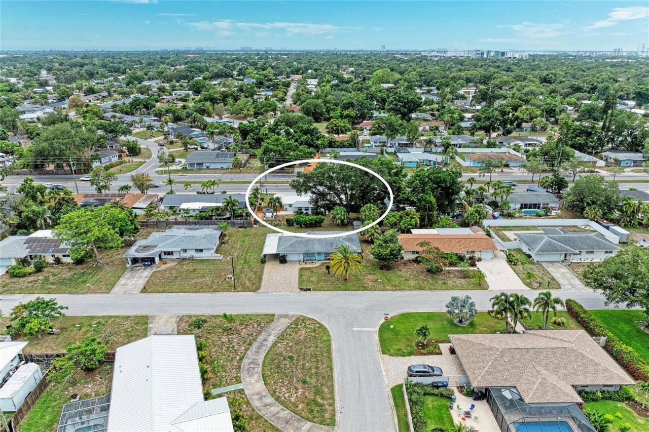 2317 S Tuttle Avenue , Sarasota, FL 34239 Photo