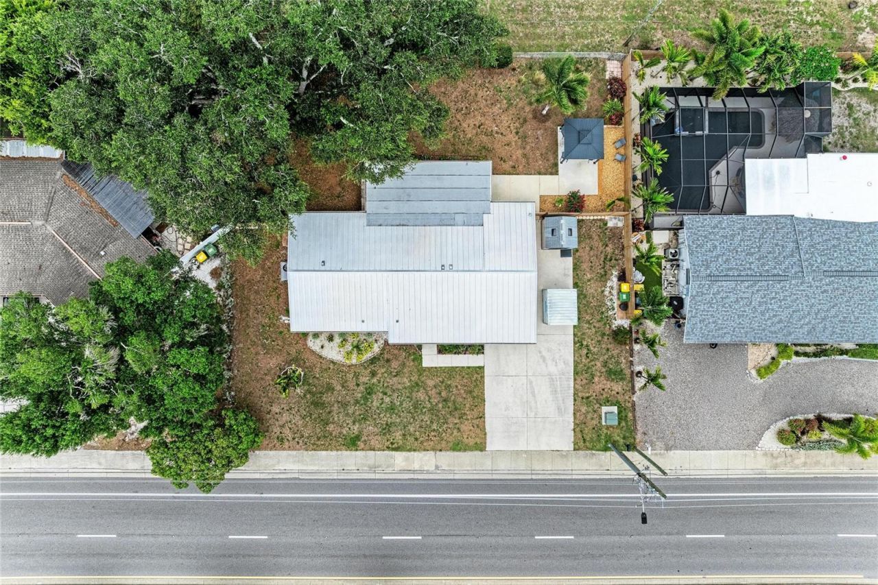 2317 S Tuttle Avenue , Sarasota, FL 34239 Photo