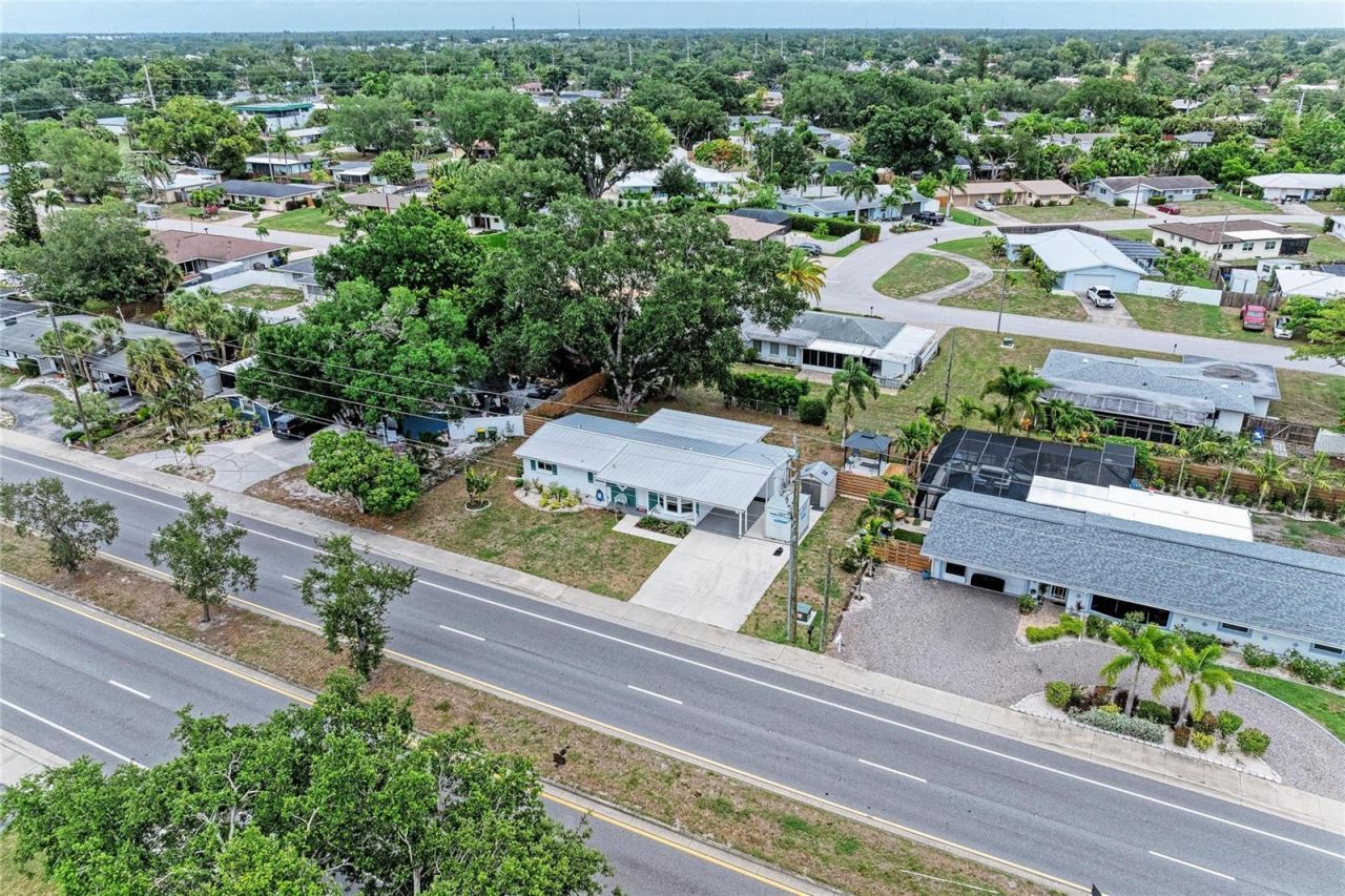 2317 S Tuttle Avenue , Sarasota, FL 34239 Photo