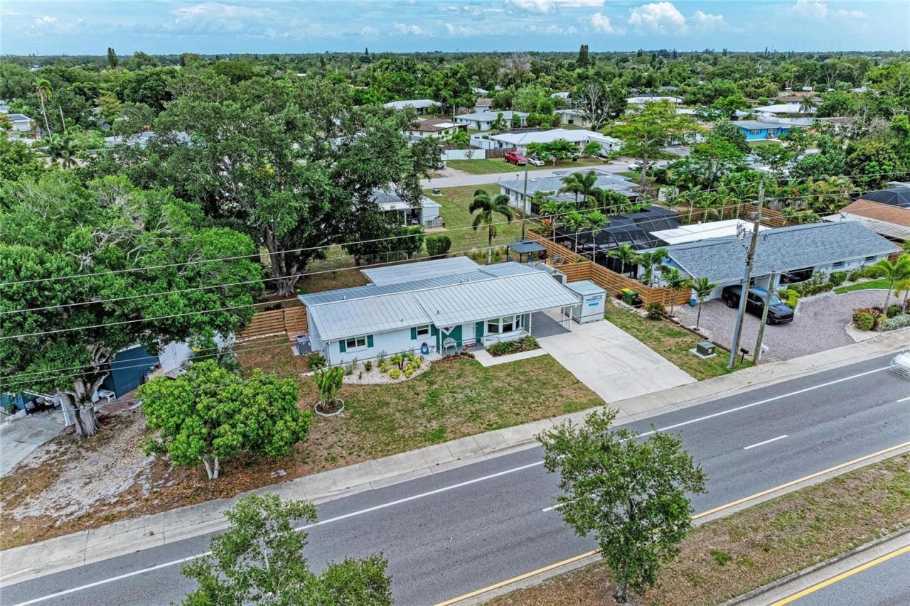 2317 S Tuttle Avenue , Sarasota, FL 34239 Photo