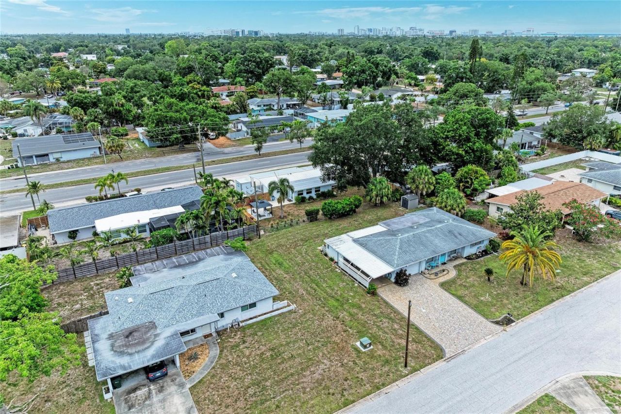 2317 S Tuttle Avenue , Sarasota, FL 34239 Photo