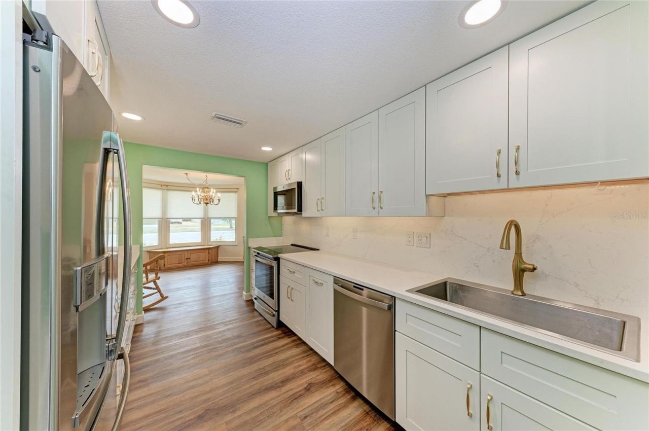 2317 S Tuttle Avenue , Sarasota, FL 34239 Photo