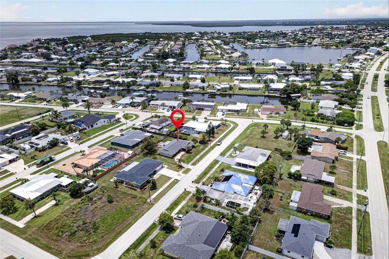 337 Colgan Avenue Se, Port Charlotte, FL 33952 Photo