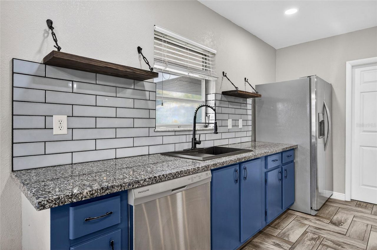 337 Colgan Avenue Se, Port Charlotte, FL 33952 Photo