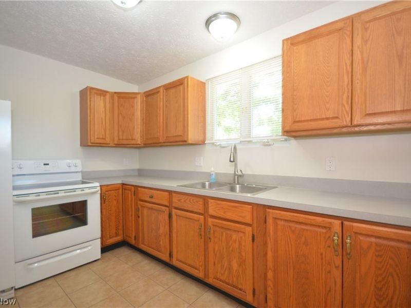 625 Hillman Road, Akron, OH 44312 Photo 6