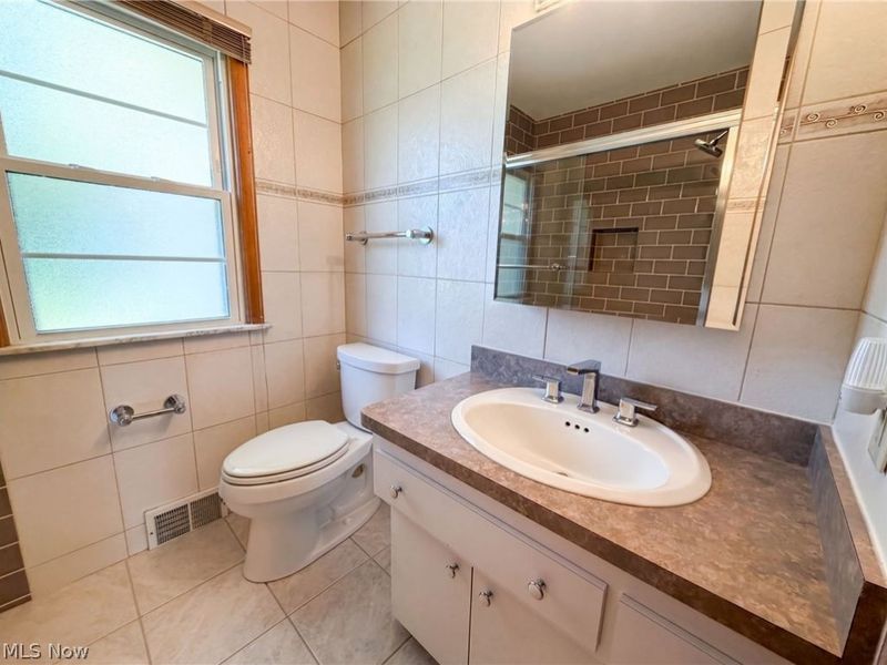 4406 Urban Drive, Cleveland, OH 44121 Photo 12