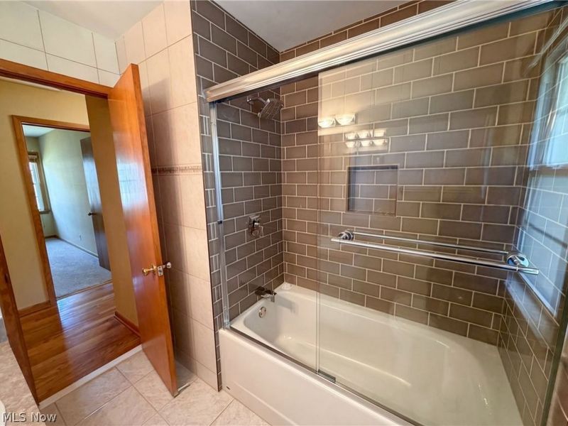 4406 Urban Drive, Cleveland, OH 44121 Photo 13
