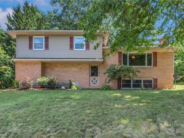 8560 Glennridge Avenue NW, Clinton, OH 44216