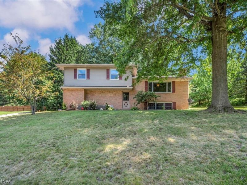 8560 Glennridge Avenue NW, Clinton, OH 44216 Photo 2