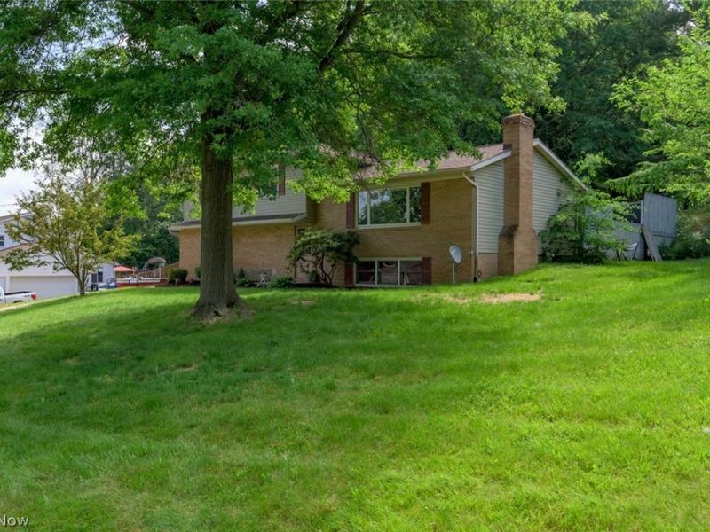 8560 Glennridge Avenue NW, Clinton, OH 44216 Photo 3