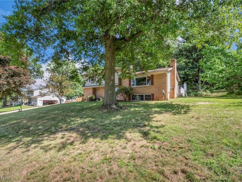 8560 Glennridge Avenue NW, Clinton, OH 44216 Photo 3