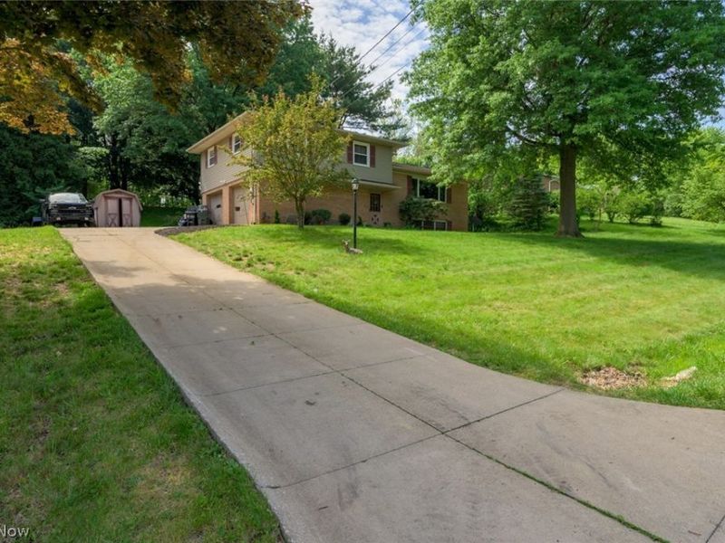 8560 Glennridge Avenue NW, Clinton, OH 44216 Photo 4