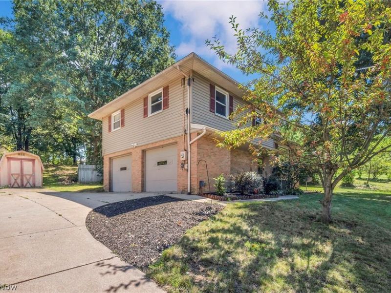 8560 Glennridge Avenue NW, Clinton, OH 44216 Photo 4