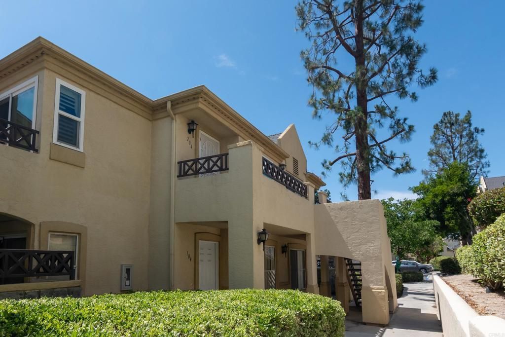 2023 Lakeridge Circle, #204, Chula Vista, CA 91913 Main Photo