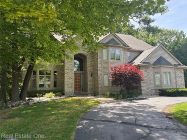 3417 Hidden Oaks Lane, West Bloomfield Township, Mi 48324