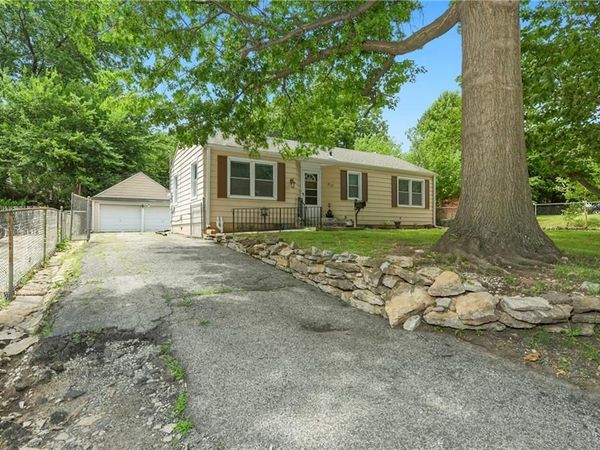 510 S Ralston Avenue, Sugar Creek, MO 64054