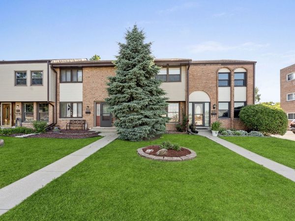 7628 S 88 Avenue , Unit 15, Justice, IL 60458