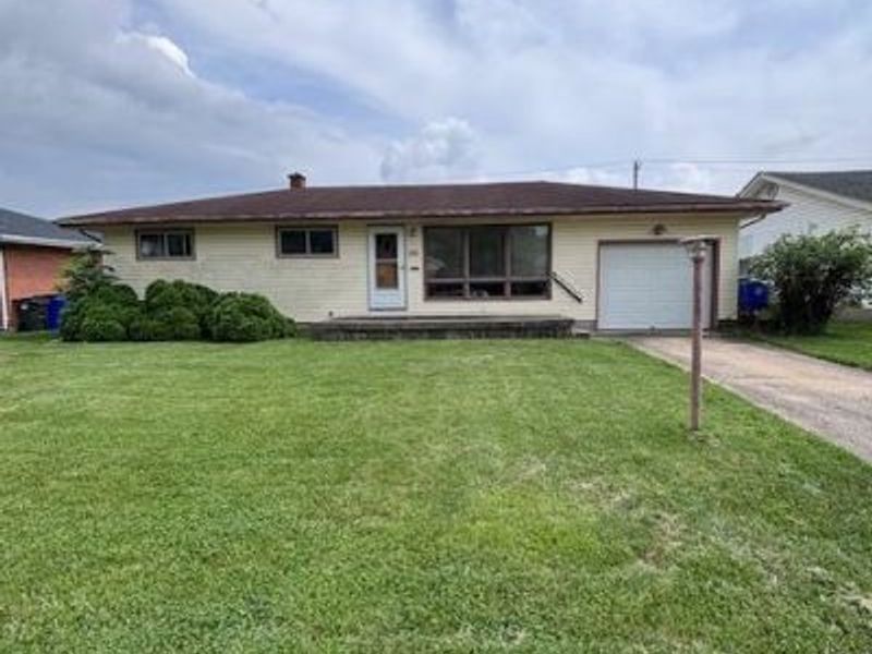 881 Sanders Drive, Hamilton, OH 45013 Photo 1