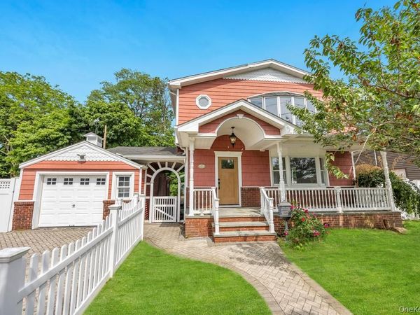 2331 Neptune Avenue , Seaford, NY 11783