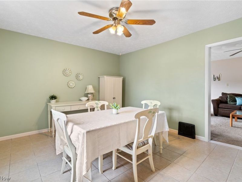 206 Bachtel Street SE, North Canton, OH 44720 Photo 11