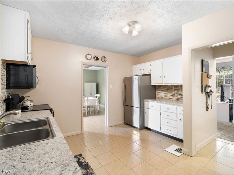 206 Bachtel Street SE, North Canton, OH 44720 Photo 15