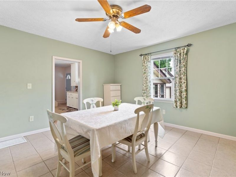 206 Bachtel Street SE, North Canton, OH 44720 Photo 9