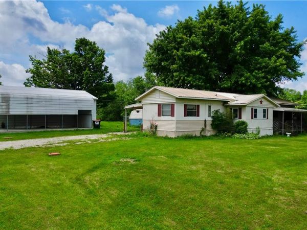 875 Mobile Drive , Zanesville, OH 43701