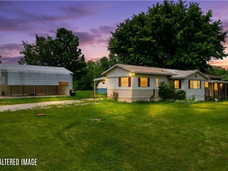 875 Mobile Drive, Zanesville, OH 43701 Photo 2