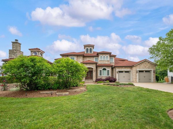 651 Sul Lago S, Benton Harbor, MI 49022