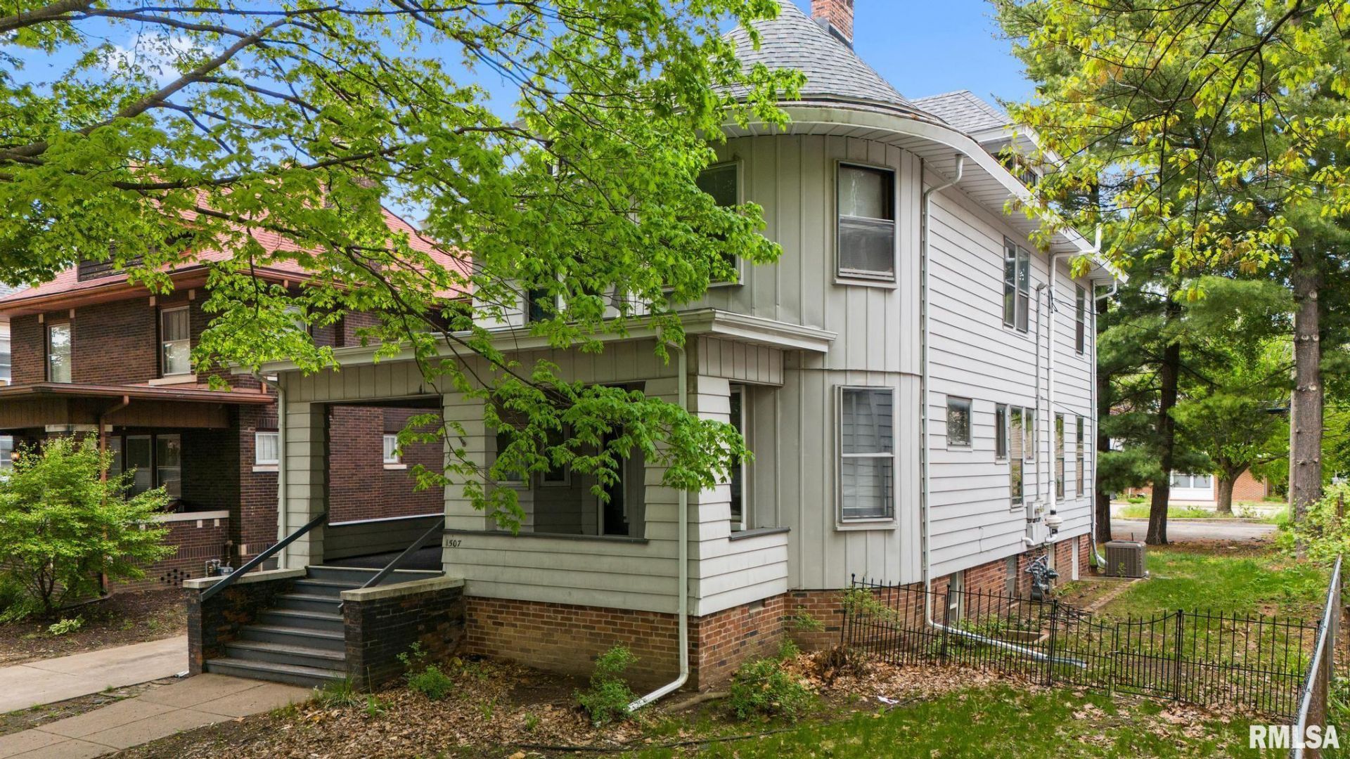1507 W Barker Avenue, Peoria, IL 61606 Main Photo