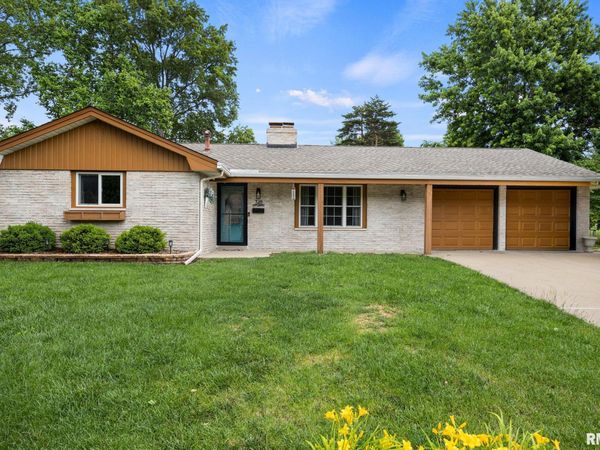 3411 CHARTWELL Street, Peoria, IL 61614