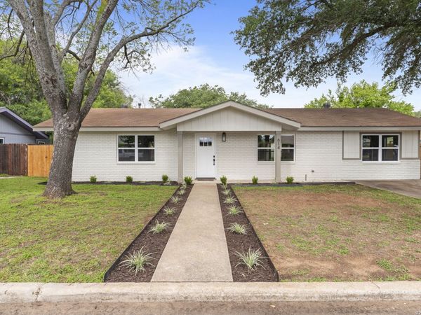 614 S COLUMBUS ST, Fredericksburg, TX 78624